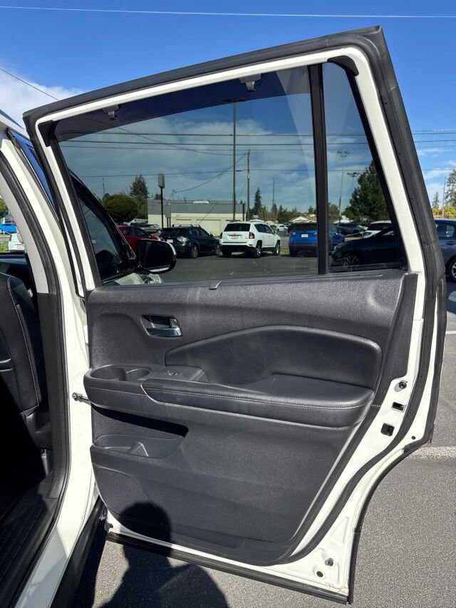 Used 2018 Honda Pilot Elite image 16