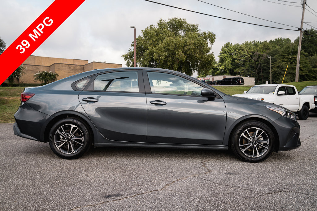 Used 2024 Kia Forte LXS FWD image 8