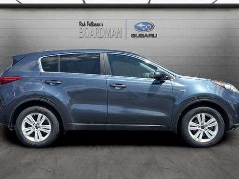 Used 2017 Kia Sportage LX AWD/4WD image 3