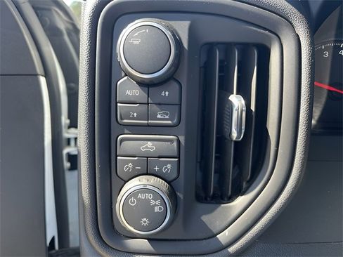 Used 2022 Chevrolet Silverado 1500 Custom image 21
