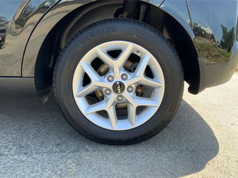 Used 2023 Kia Soul LX w/ Option Group 015 FWD image 28
