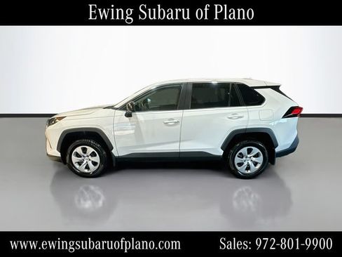 Used 2022 Toyota RAV4 LE FWD image 4