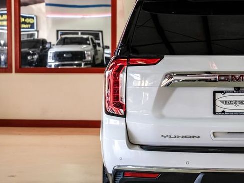 Used 2022 GMC Yukon XL SLT w/ SLT Premium Package image 45