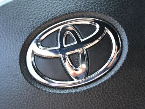 Used 2024 Toyota Corolla SE FWD image 35