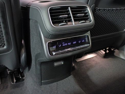 New 2026 Mercedes-Benz GLS 580 4MATIC image 31