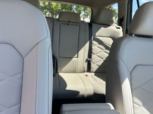 New 2026 Volkswagen Atlas SE FWD image 36