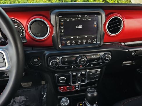 Used 2023 Jeep Gladiator Rubicon w/ Trailer Tow Package image 19