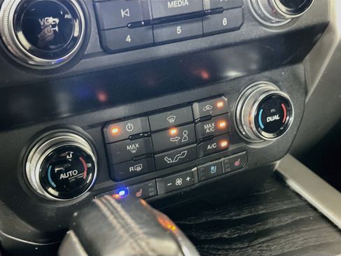 Used 2020 Ford F150 Platinum RWD image 24