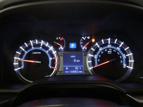 Used 2017 Toyota 4Runner SR5 AWD/4WD image 16