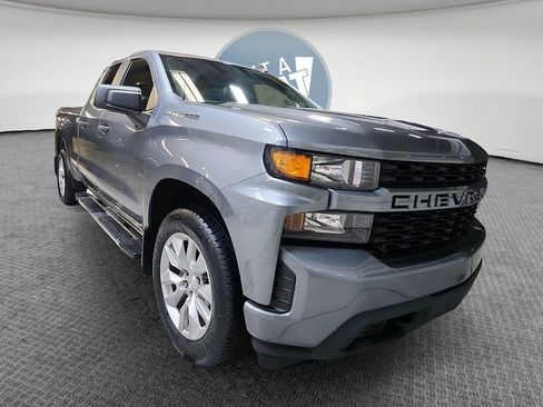 Used 2020 Chevrolet Silverado 1500 Custom w/ Custom Convenience Package image 1
