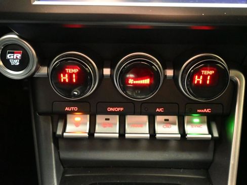 Used 2023 Toyota GR86 Premium image 16