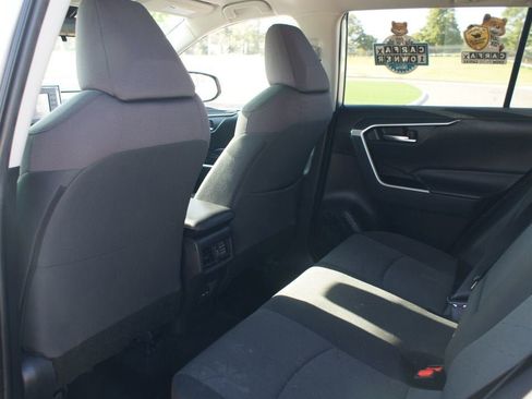 Used 2022 Toyota RAV4 XLE image 13