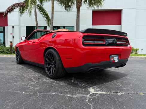 Used 2015 Dodge Challenger SRT Hellcat image 10
