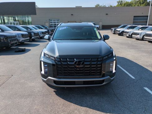 Used 2024 Hyundai Palisade Limited FWD image 3