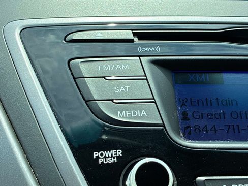 Used 2013 Hyundai Elantra GLS FWD image 28