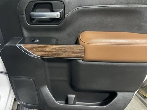 Used 2019 Chevrolet Silverado 1500 High Country w/ High Country Premium Package image 44