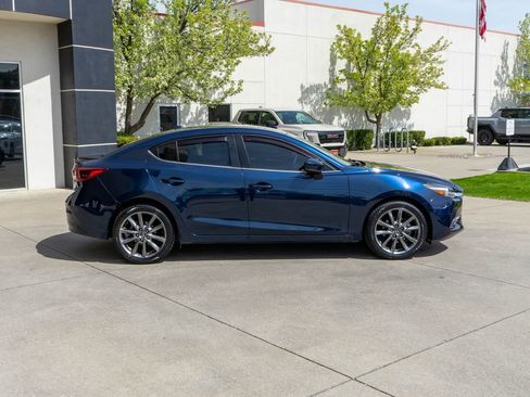 Used 2018 MAZDA MAZDA3 Grand Touring image 8