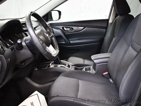 Used 2017 Nissan Rogue SV image 6