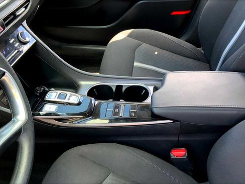 Used 2023 Hyundai Sonata SEL w/ Preferred Accessory Package image 13