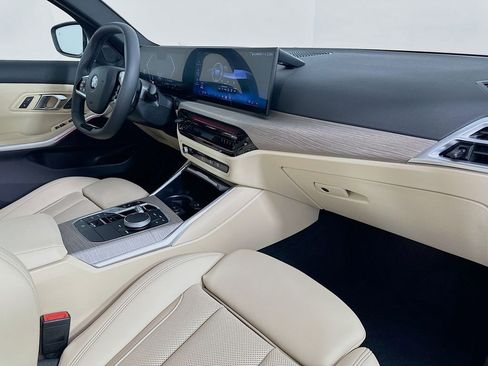 Used 2025 BMW 330i Sedan w/ Convenience Package image 30