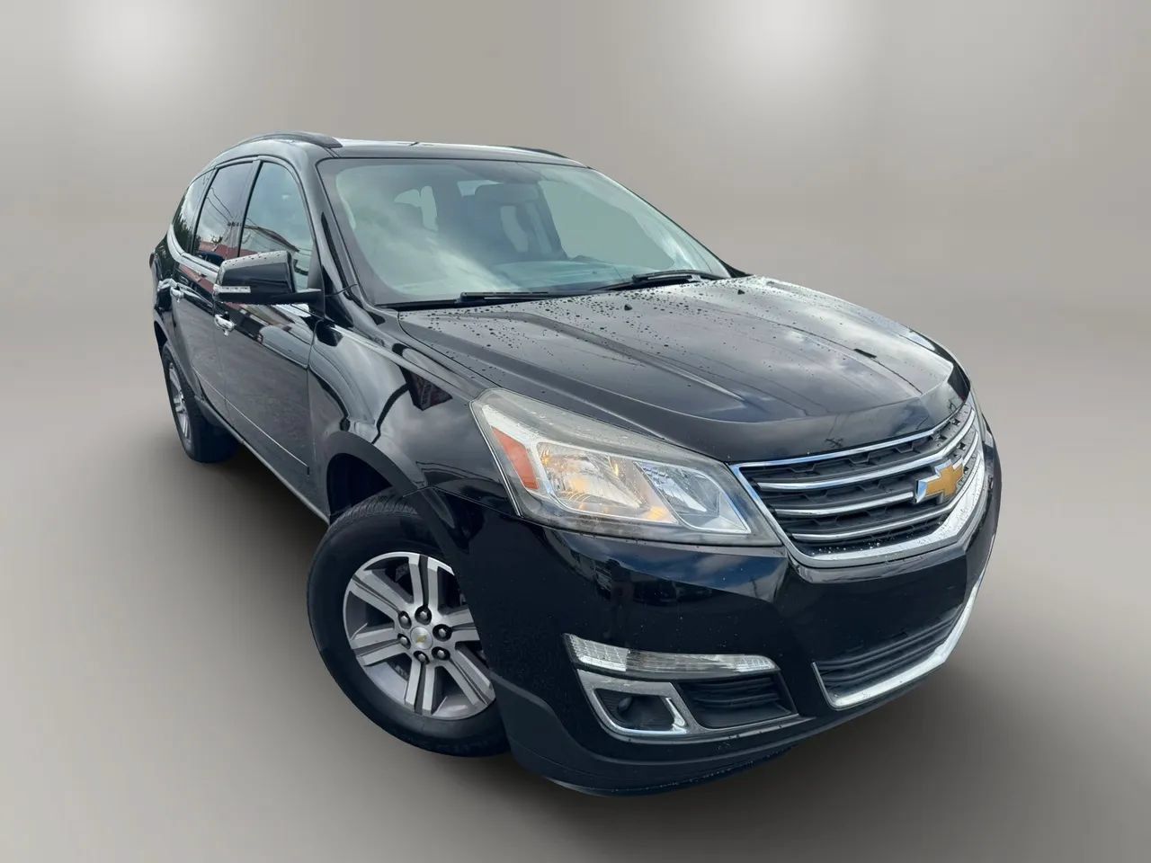Used 2017 Chevrolet Traverse LT FWD image 2
