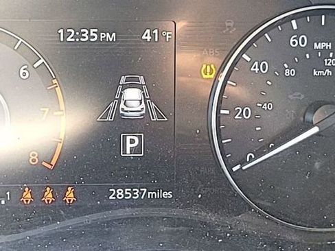 Used 2024 Nissan Kicks SV image 6