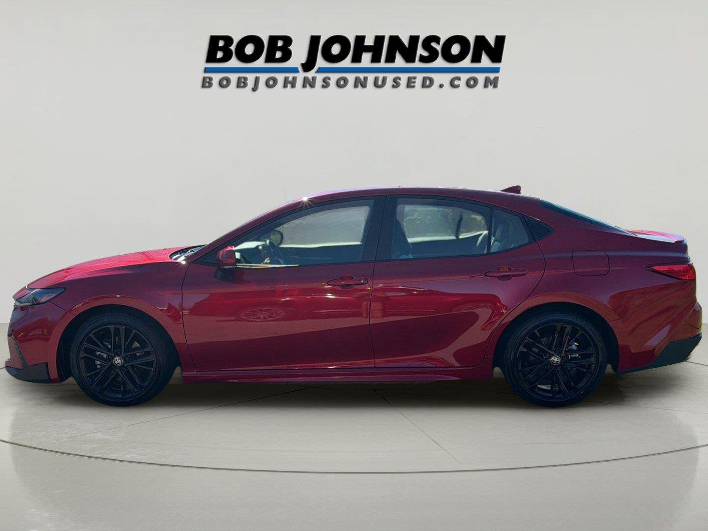 Used 2025 Toyota Camry SE FWD image 4