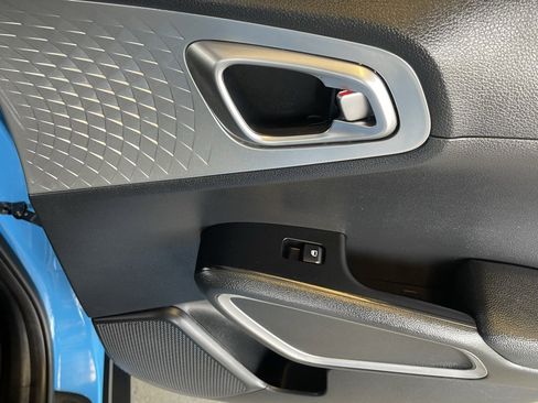 Used 2024 Kia Soul LX image 26