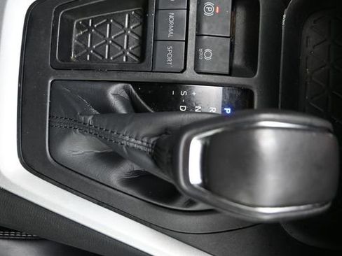 Used 2023 Toyota RAV4 XLE Premium FWD image 9