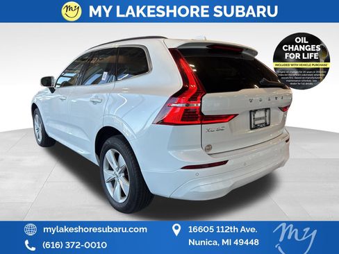 Used 2022 Volvo XC60 B5 Momentum image 5