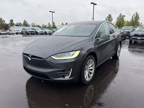 Used 2019 Tesla Model X AWD/4WD image 3