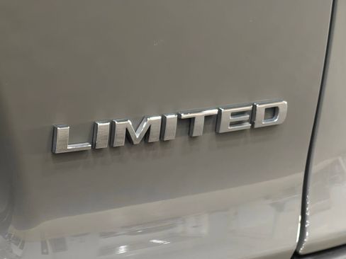 Used 2019 Jeep Cherokee Limited image 47