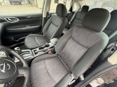 Used 2019 Nissan Sentra SV w/ Special Edition Package FWD image 5