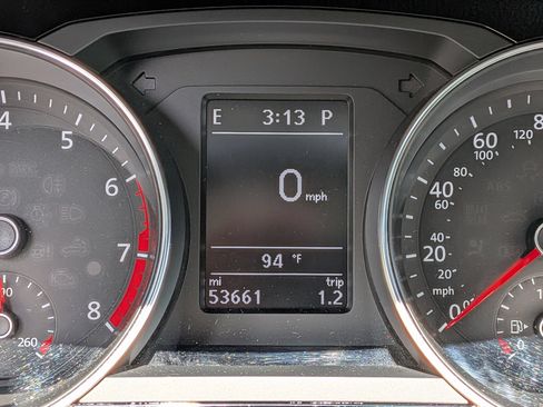 Used 2018 Volkswagen Jetta SEL FWD image 11