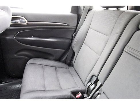 Used 2017 Jeep Grand Cherokee Laredo w/ Quick Order Package 2BE image 11