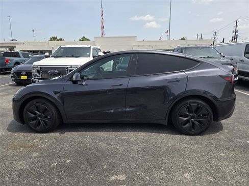 Used 2025 Tesla Model Y Long Range AWD/4WD image 4
