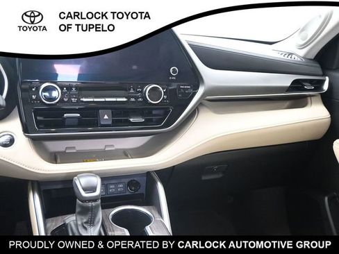 Used 2024 Toyota Highlander Limited image 33