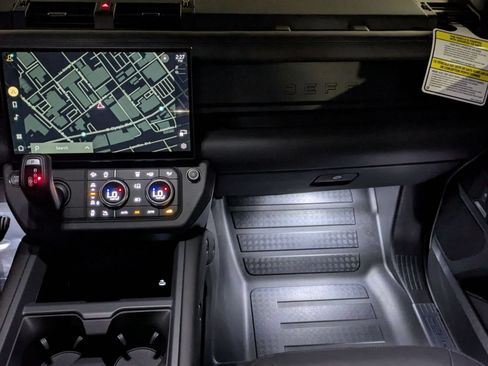 New 2026 Land Rover Defender 110 S AWD/4WD image 28