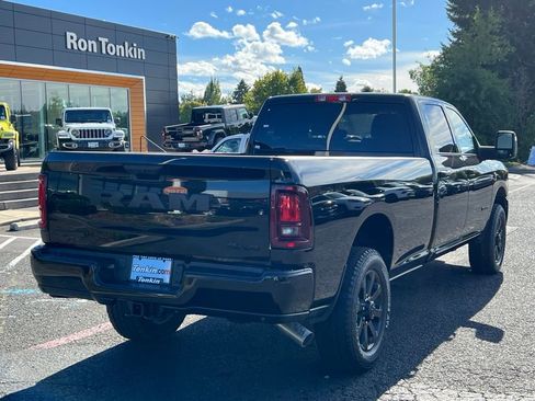 New 2026 RAM 3500 Big Horn AWD/4WD image 7