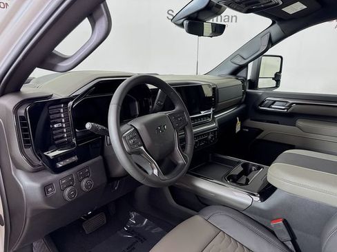 New 2026 Chevrolet Silverado 2500 ZR2 AWD/4WD image 11