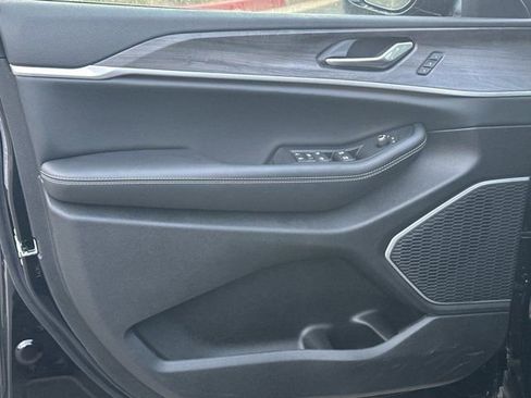 New 2026 Jeep Grand Cherokee Limited image 11