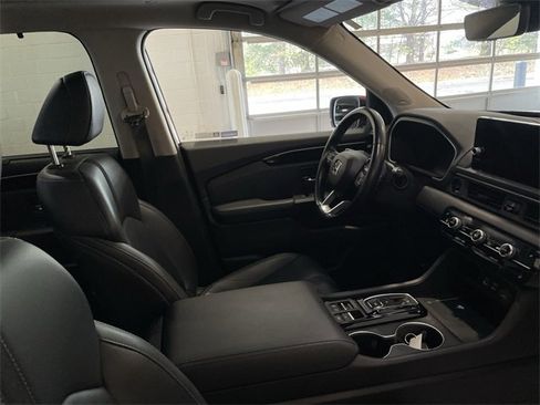 Used 2023 Honda Pilot Touring image 19