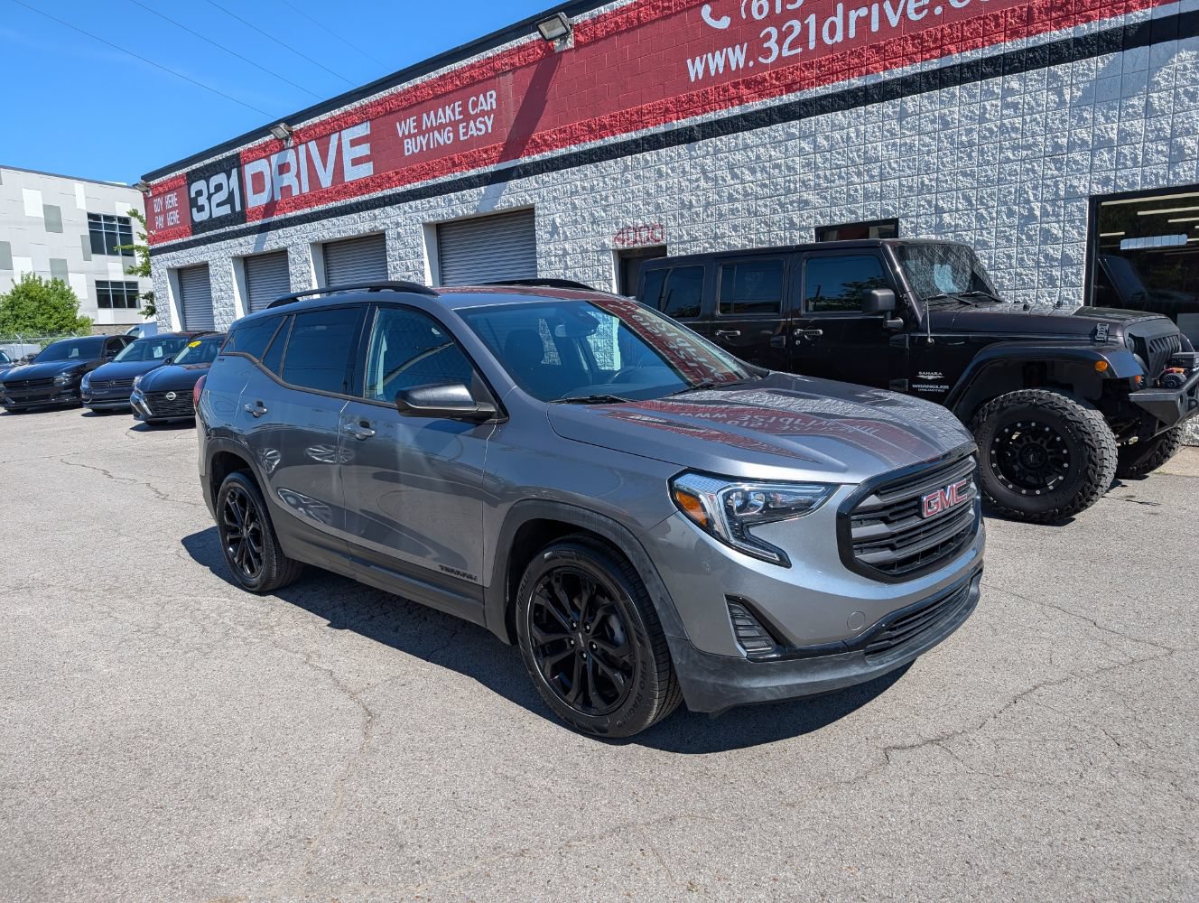 Used 2020 GMC Terrain SLE w/ Driver Convenience Package FWD image 1