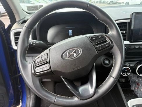 Certified 2023 Hyundai Venue Limited FWD image 16