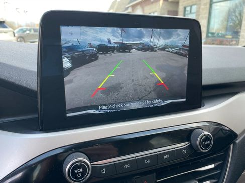 Used 2020 Ford Escape SE image 30