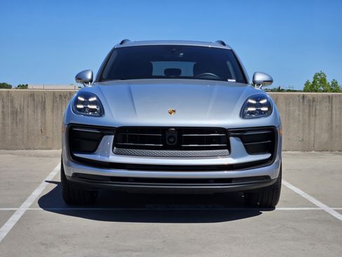 Certified 2026 Porsche Macan AWD/4WD image 11
