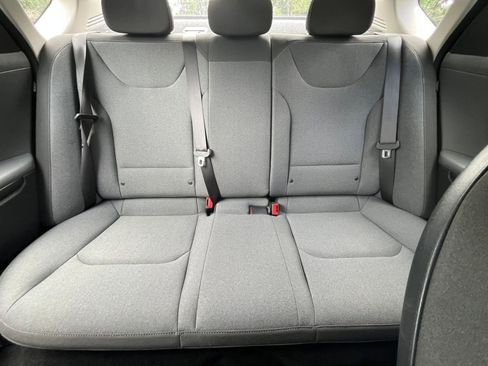 Used 2025 Kia K4 LXS image 37