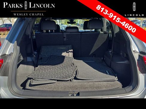 Used 2022 Volkswagen Tiguan SE R-Line image 8
