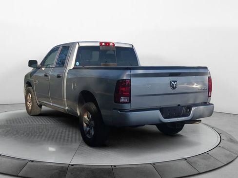Used 2017 RAM 1500 Express AWD/4WD image 3