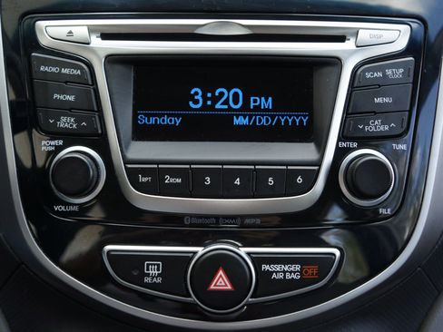 Used 2015 Hyundai Accent GLS w/ Option Group 03 image 21